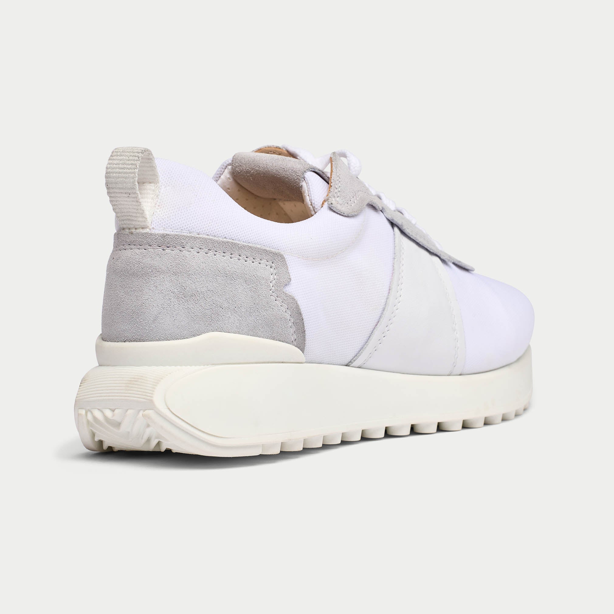 Cosmos white sole view