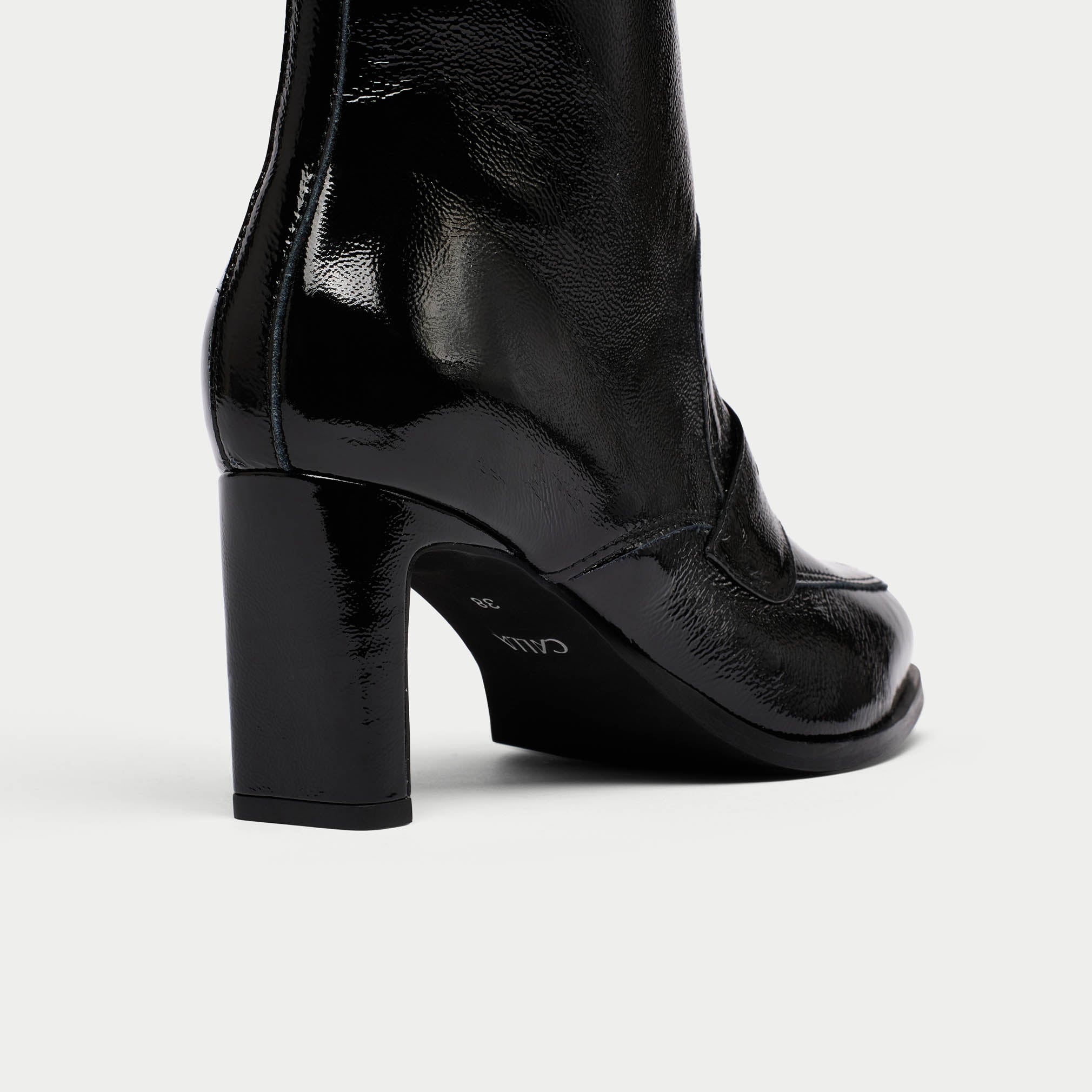 Daphne black boot heel close up