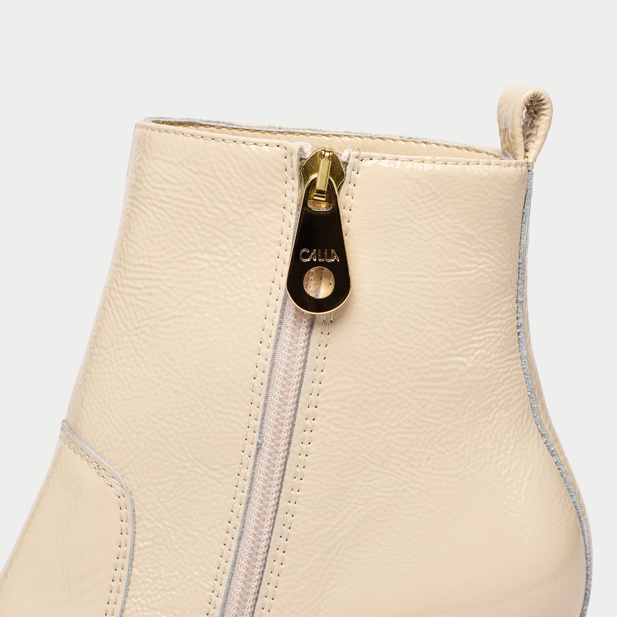 Daphne butter leather zip close up