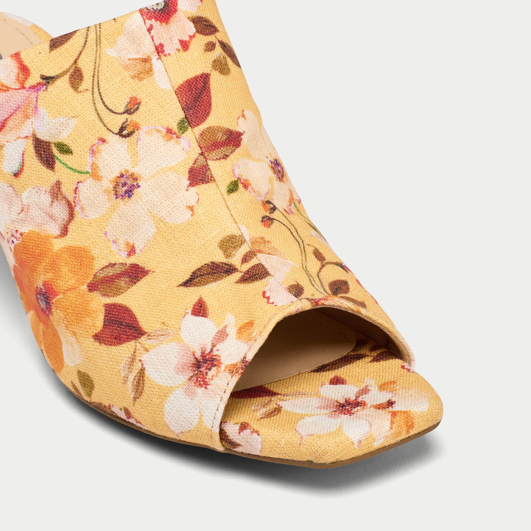 Debbie yellow floral tip close up