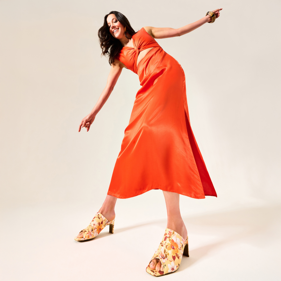 Debbie floral yellow look on model