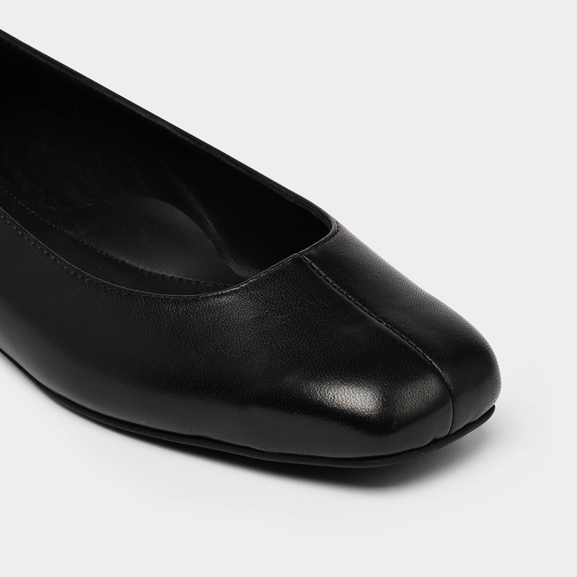Lucinda black flat shoe tip close up