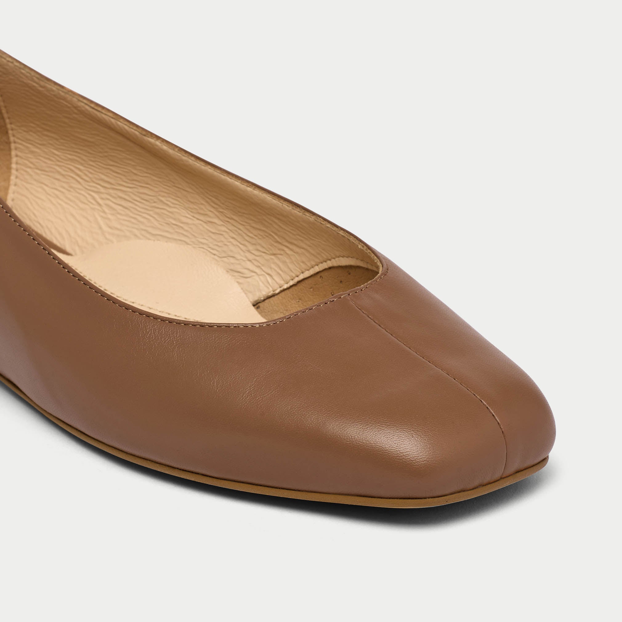 Lucinda tiramisu leather flat shoe tip close up