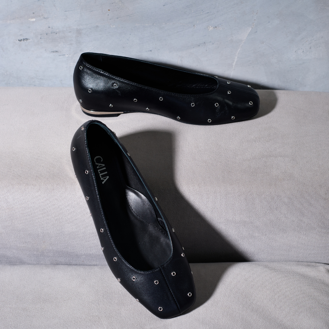 Lucinda black leather close-up