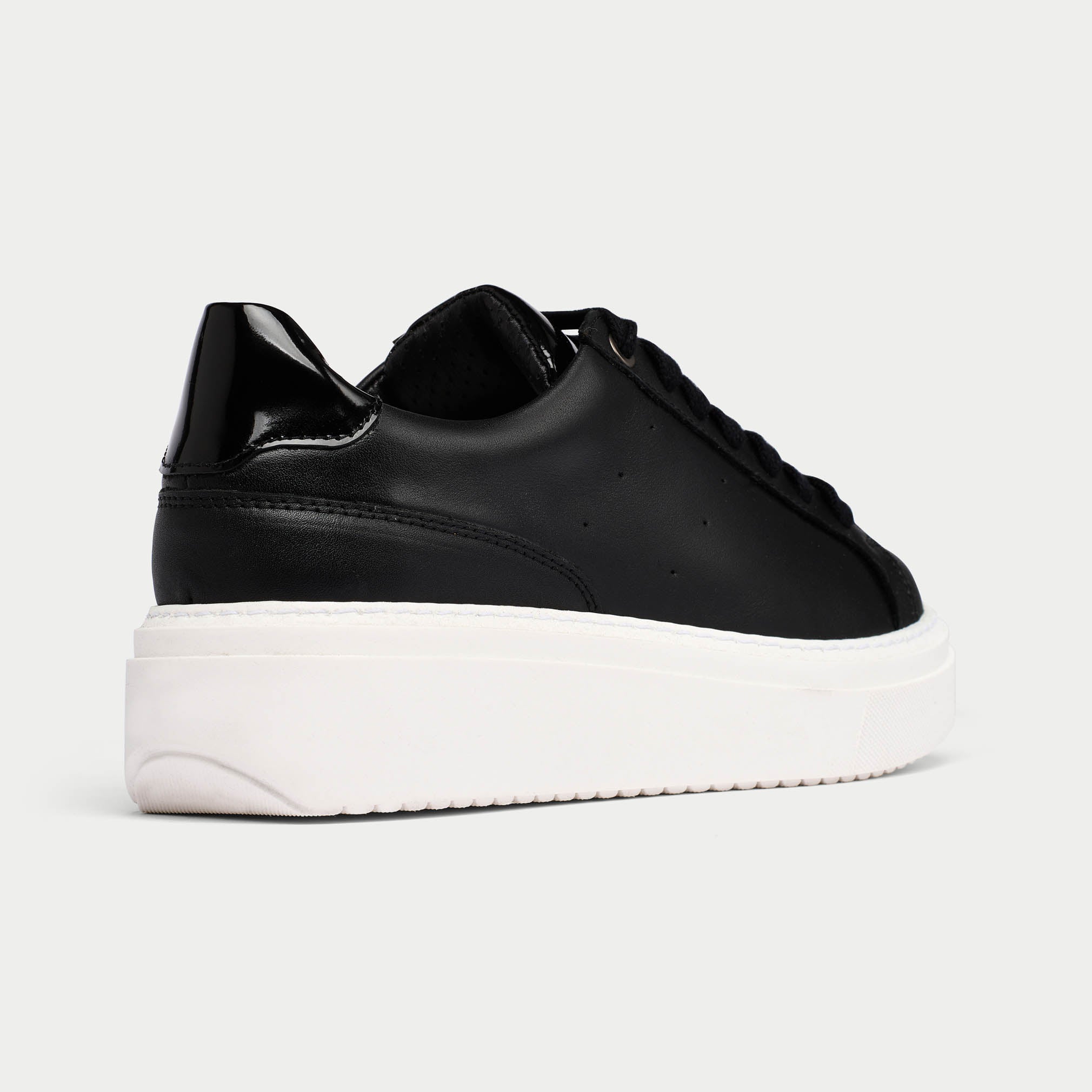 Comet - Black Leather Sneakers