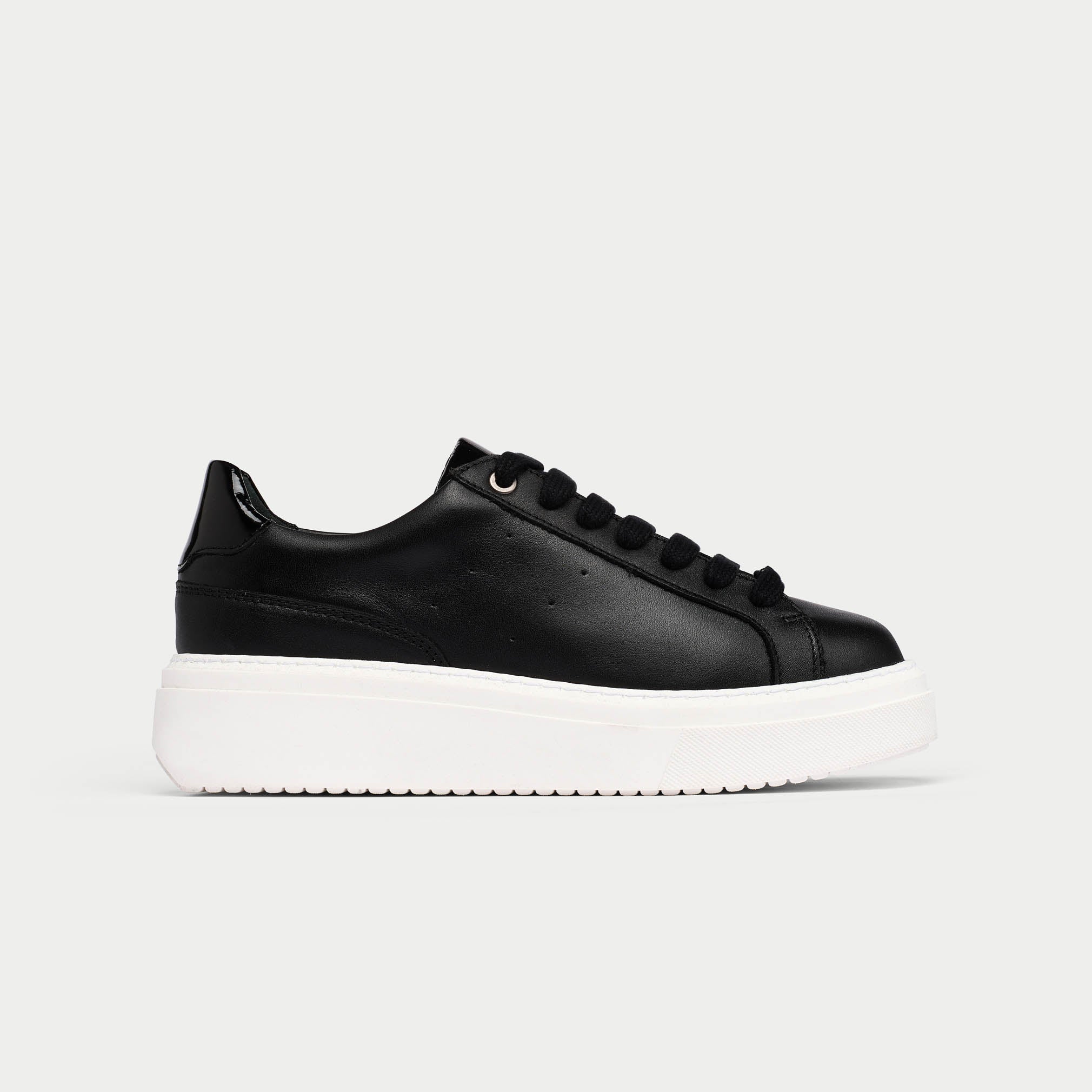 Comet - Black Leather Sneakers