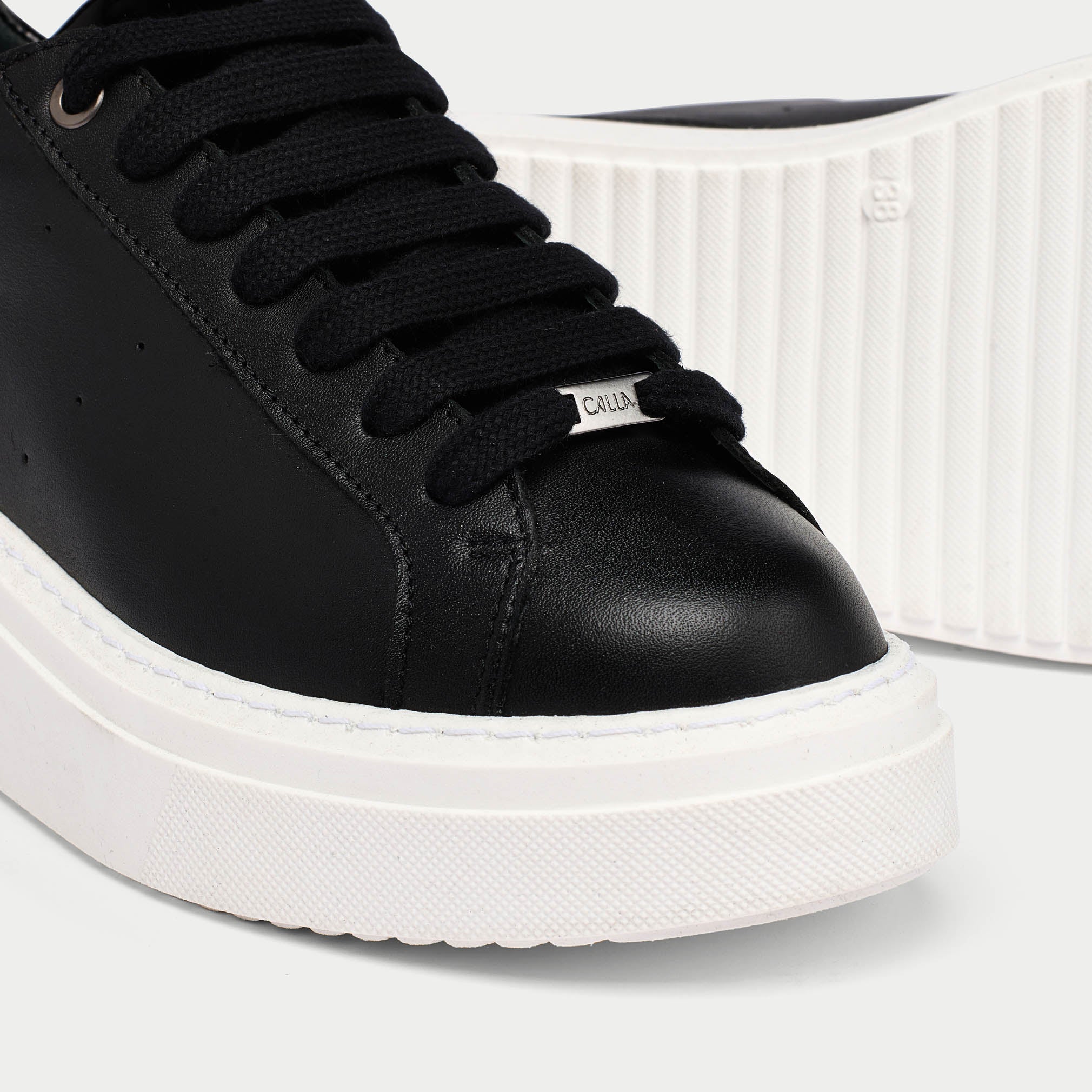 Comet - Black Leather Sneakers