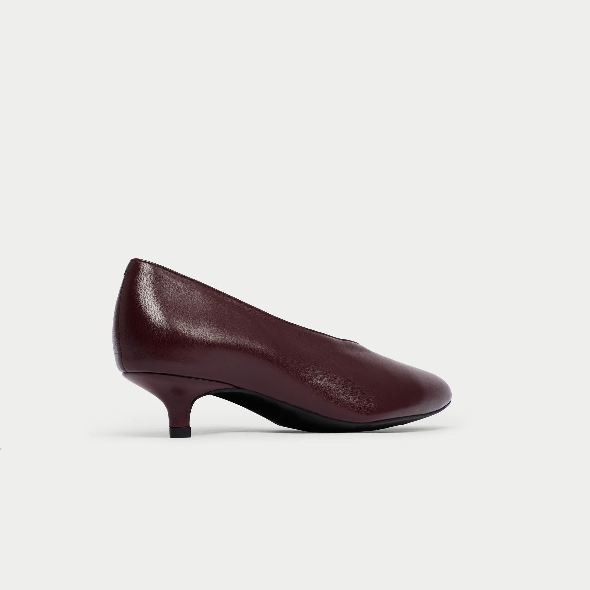 Courtney - Black Leather Pumps