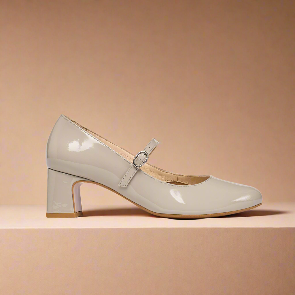 Helena oyster side view