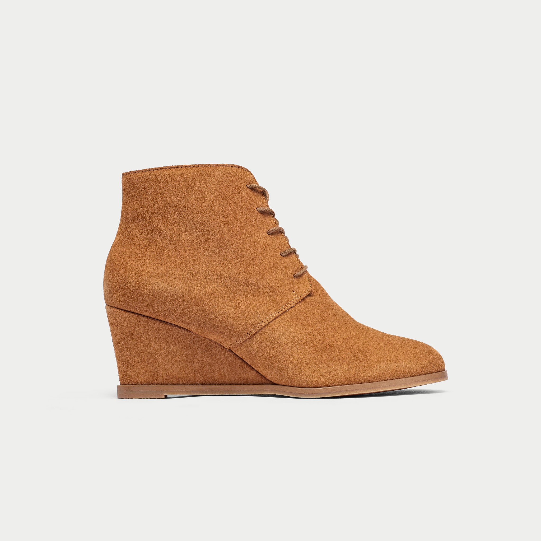 Louise tan shoe side view