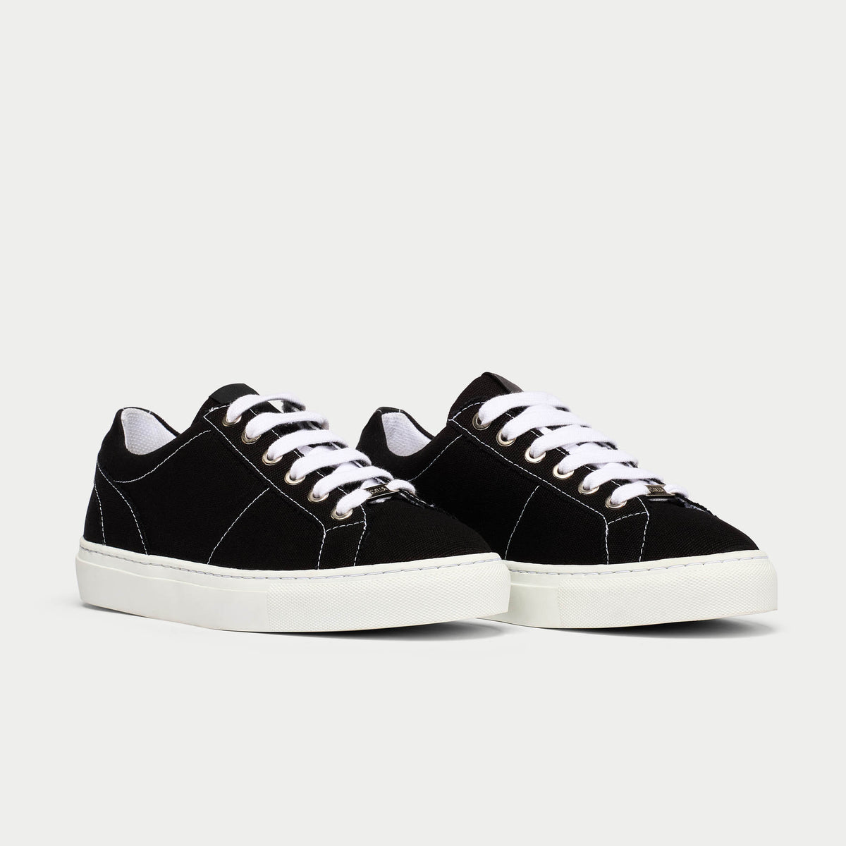 Luna Vegan - Black Wide Fit Sneakers (image 4)
