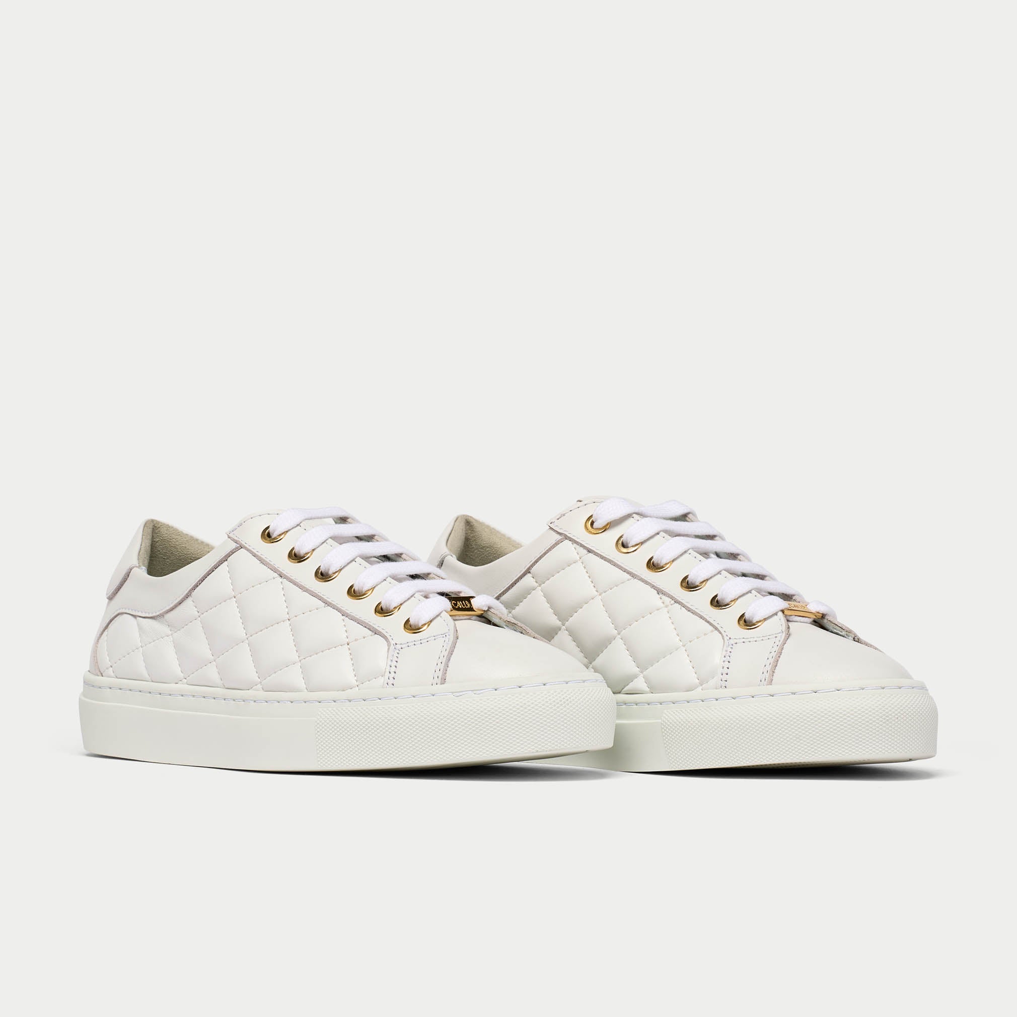 Star white sneakers front/side vie