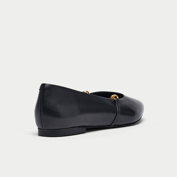 Isabella II - Black Leather & Small Chain