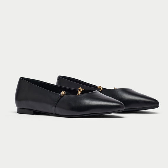 Isabella II - Black Leather & Small Chain