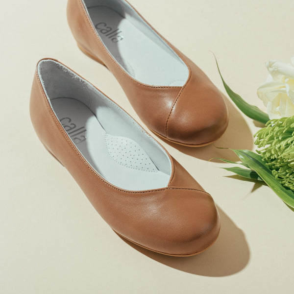 tan leather flat shoes for bunions