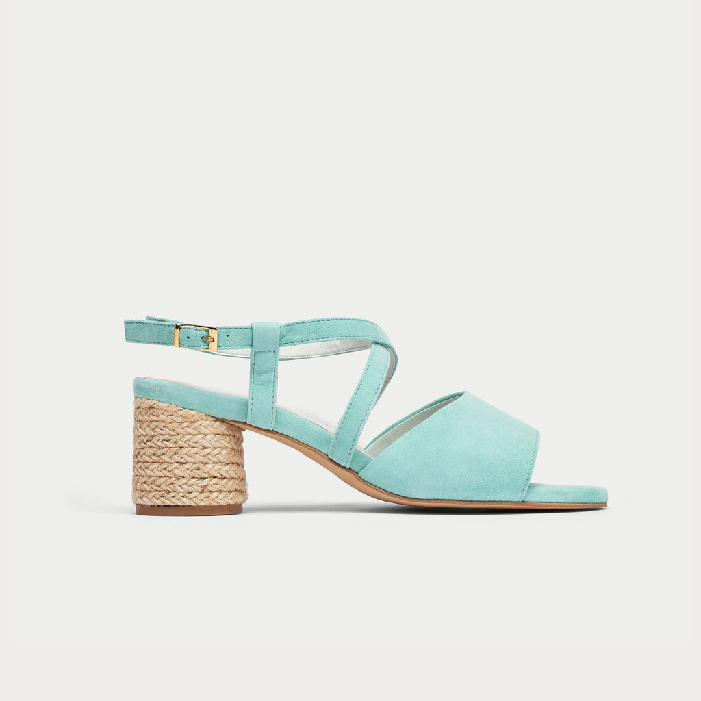 6 Sandals for Bunions: The Best & Most Stylish Picks